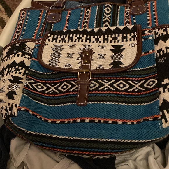 Large purse southwestern color pattern - Picture 2 of 3